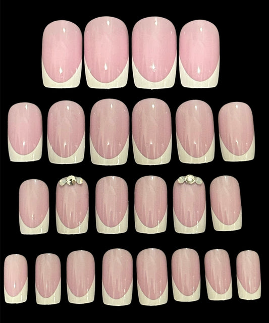 Giulia Press On Nails Kit